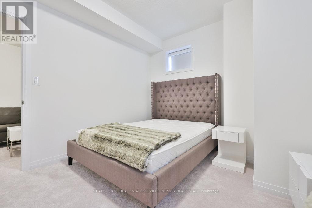 9 Crown Gate, Oakville, Ontario L6M 0W8 - Photo 37 - W13416376