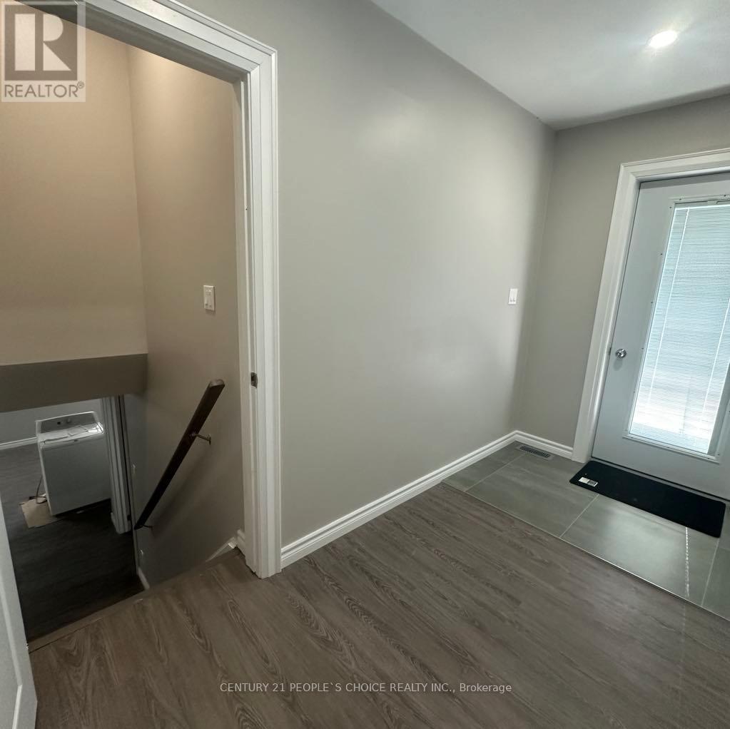 Unit 2 - 199 Avondale Boulevard, Brampton, Ontario L6T 1J1 - Photo 16 - W13416448