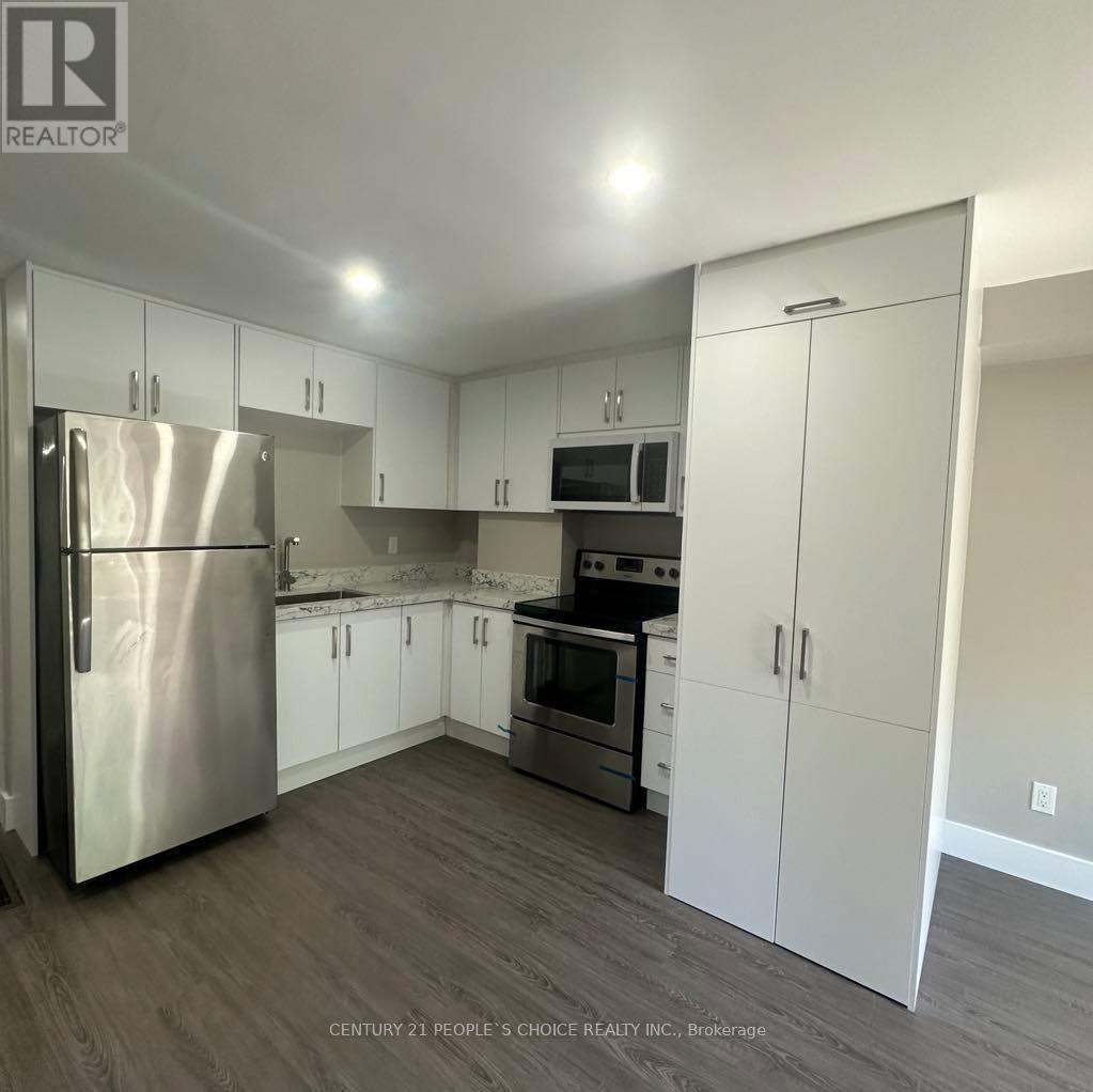 Unit 2 - 199 Avondale Boulevard, Brampton, Ontario L6T 1J1 - Photo 4 - W13416448