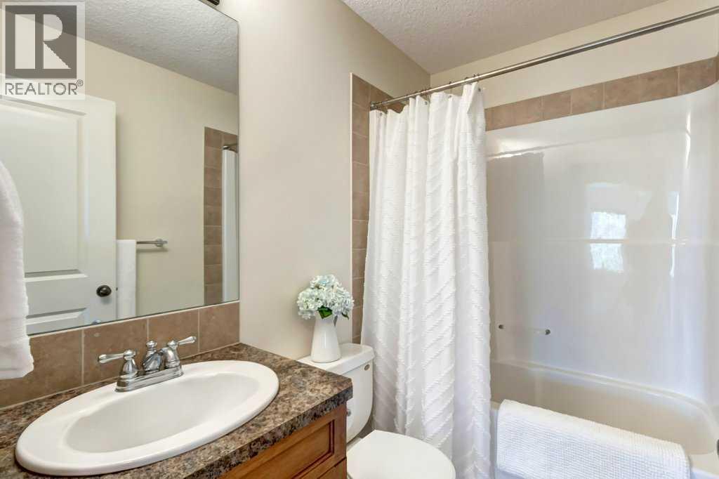 8 Crystal Green Grove, Okotoks, Alberta  T1S 0C8 - Photo 22 - A2318263
