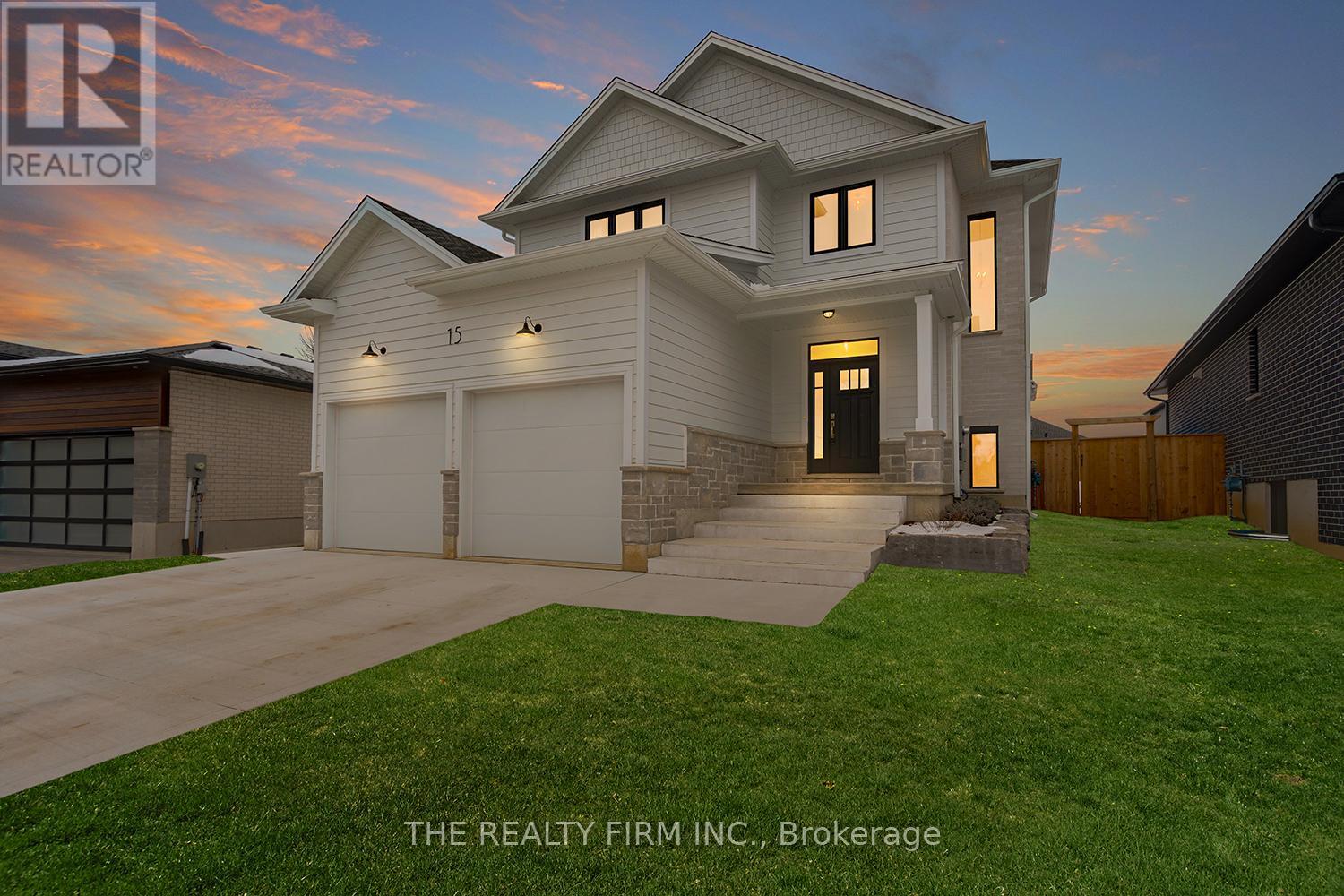 291 King Street, Southwest Middlesex, Ontario  N0L 1M0 - Photo 1 - X13416542
