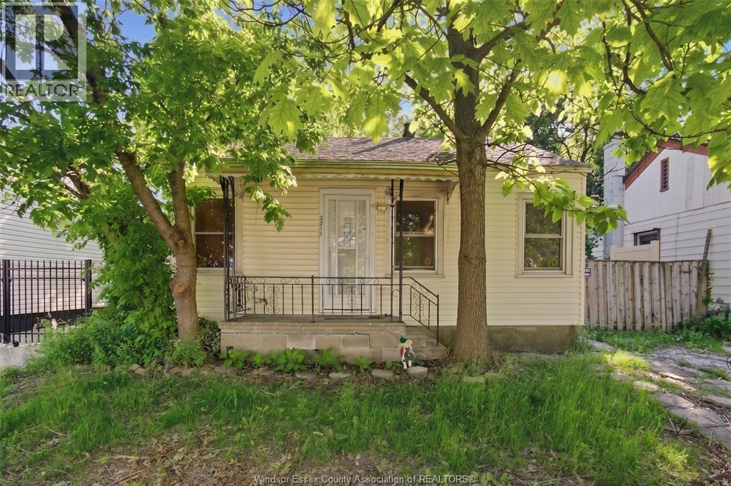MLS# 26013447: 2215 FOREST AVENUE, Windsor, Canada