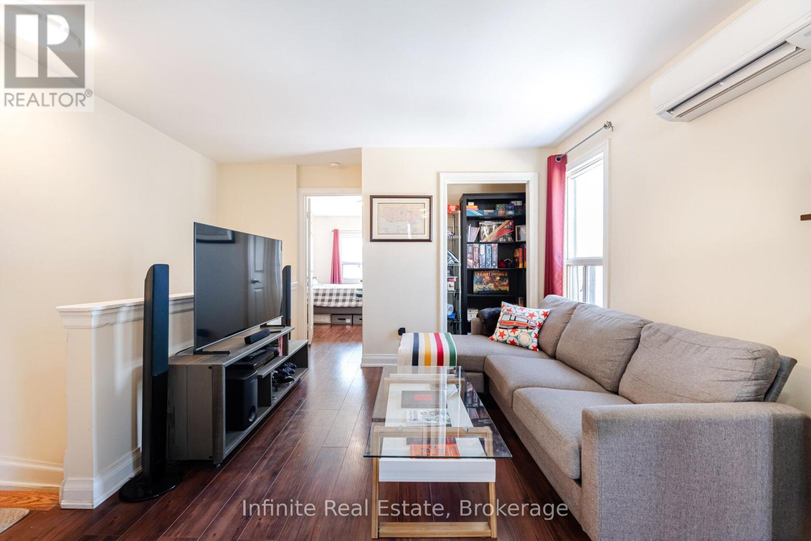655 COXWELL AVENUE, Toronto, Ontario