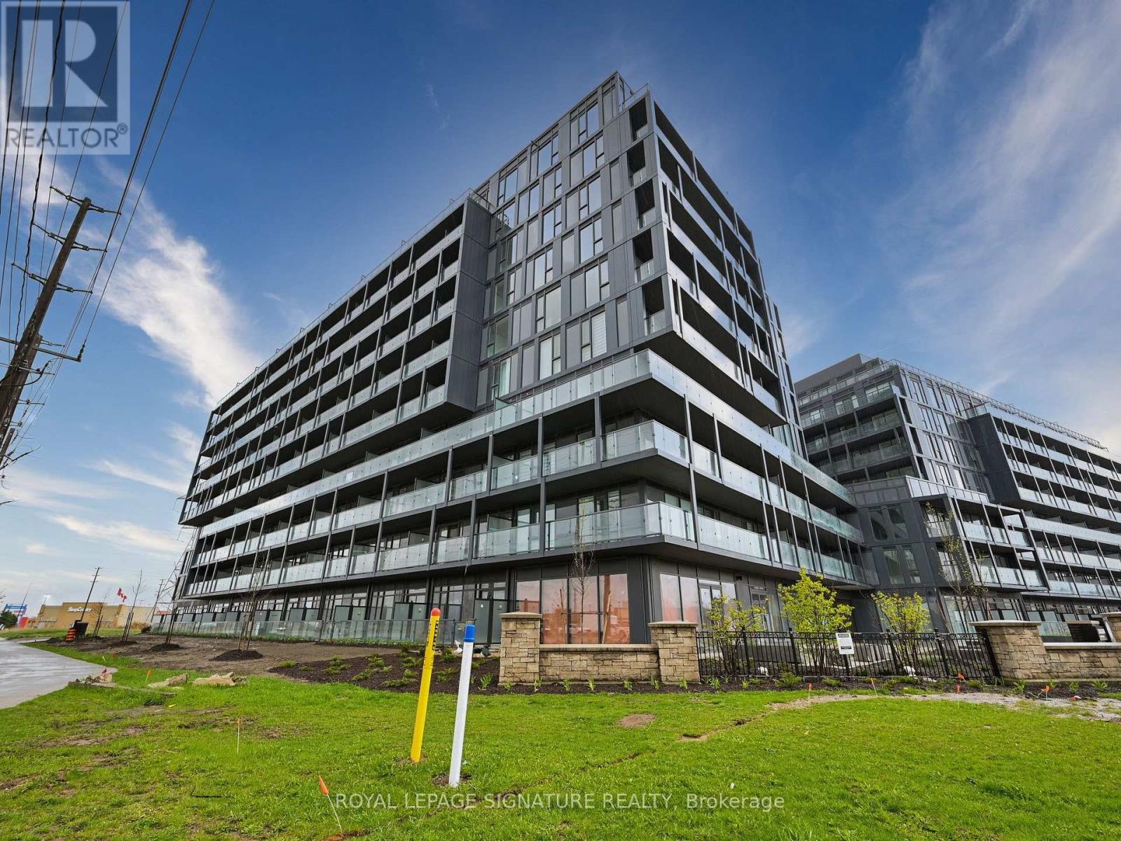 B801 - 3200 DAKOTA COMMON STREET, Burlington, Ontario