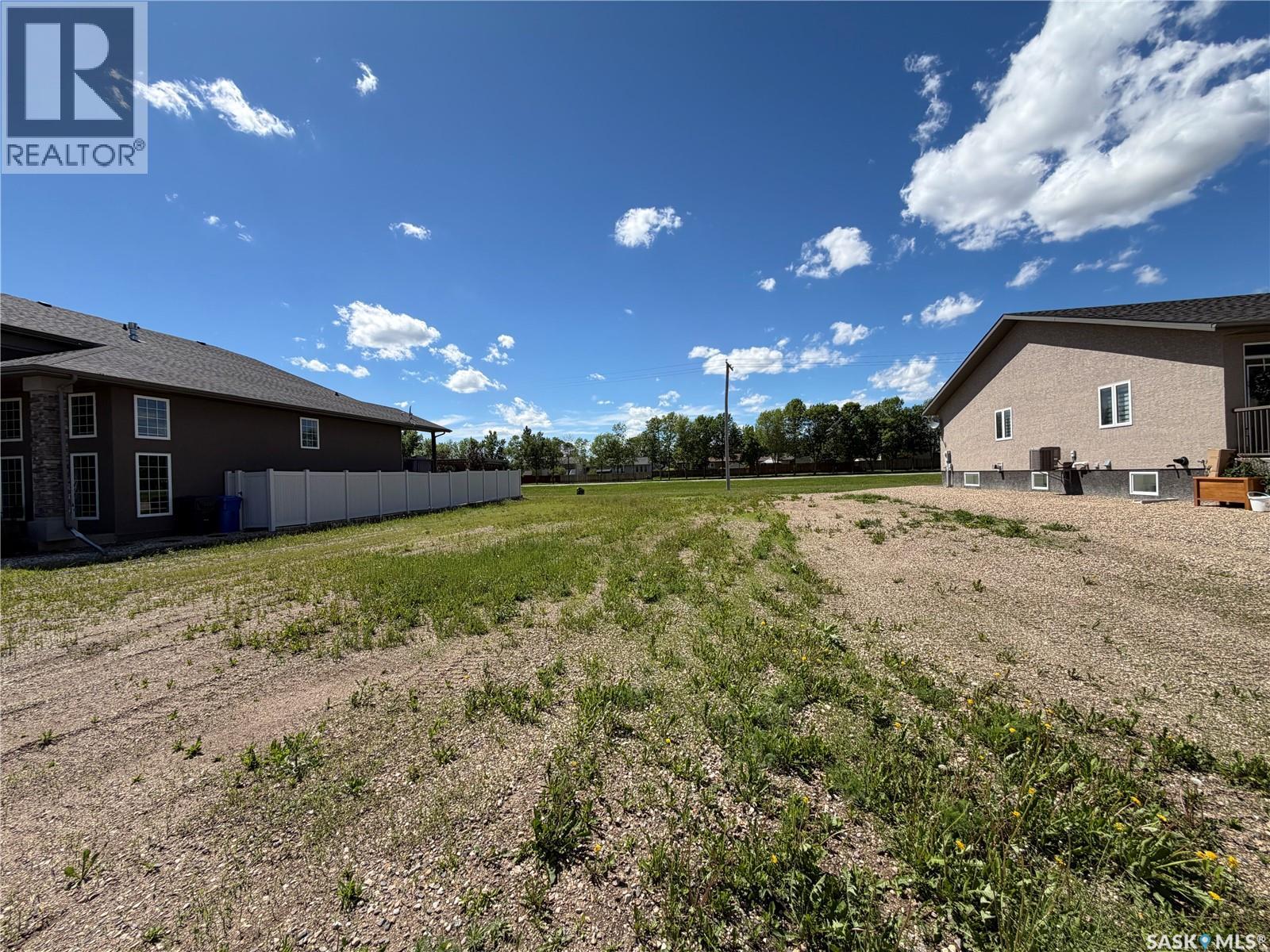 77 Good Spirit Crescent, Yorkton, Saskatchewan  S3N 0X1 - Photo 3 - SK030709