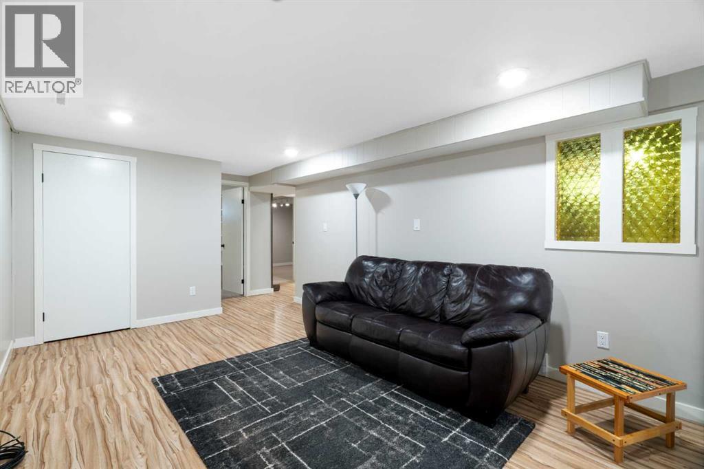 3123 Brentwood Boulevard Nw, Calgary, Alberta  T2L 1L9 - Photo 32 - A2316631