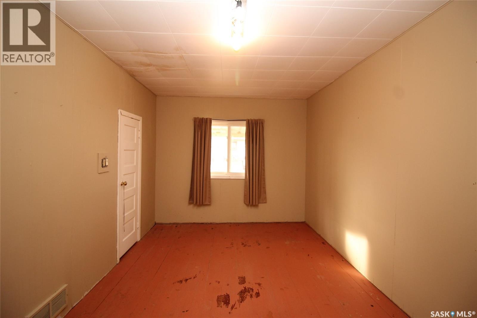 491 1st Street W, Shaunavon, Saskatchewan S0N 2M0 - Photo 18 - SK030976