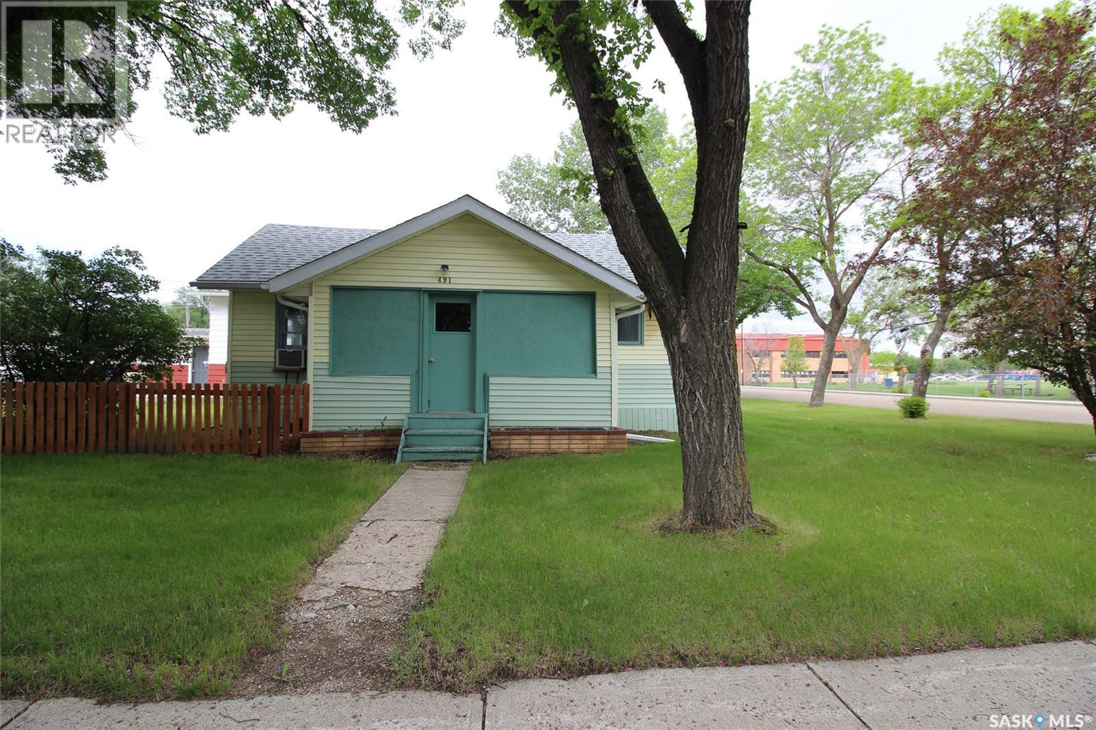 491 1st Street W, Shaunavon, Saskatchewan S0N 2M0 - Photo 32 - SK030976