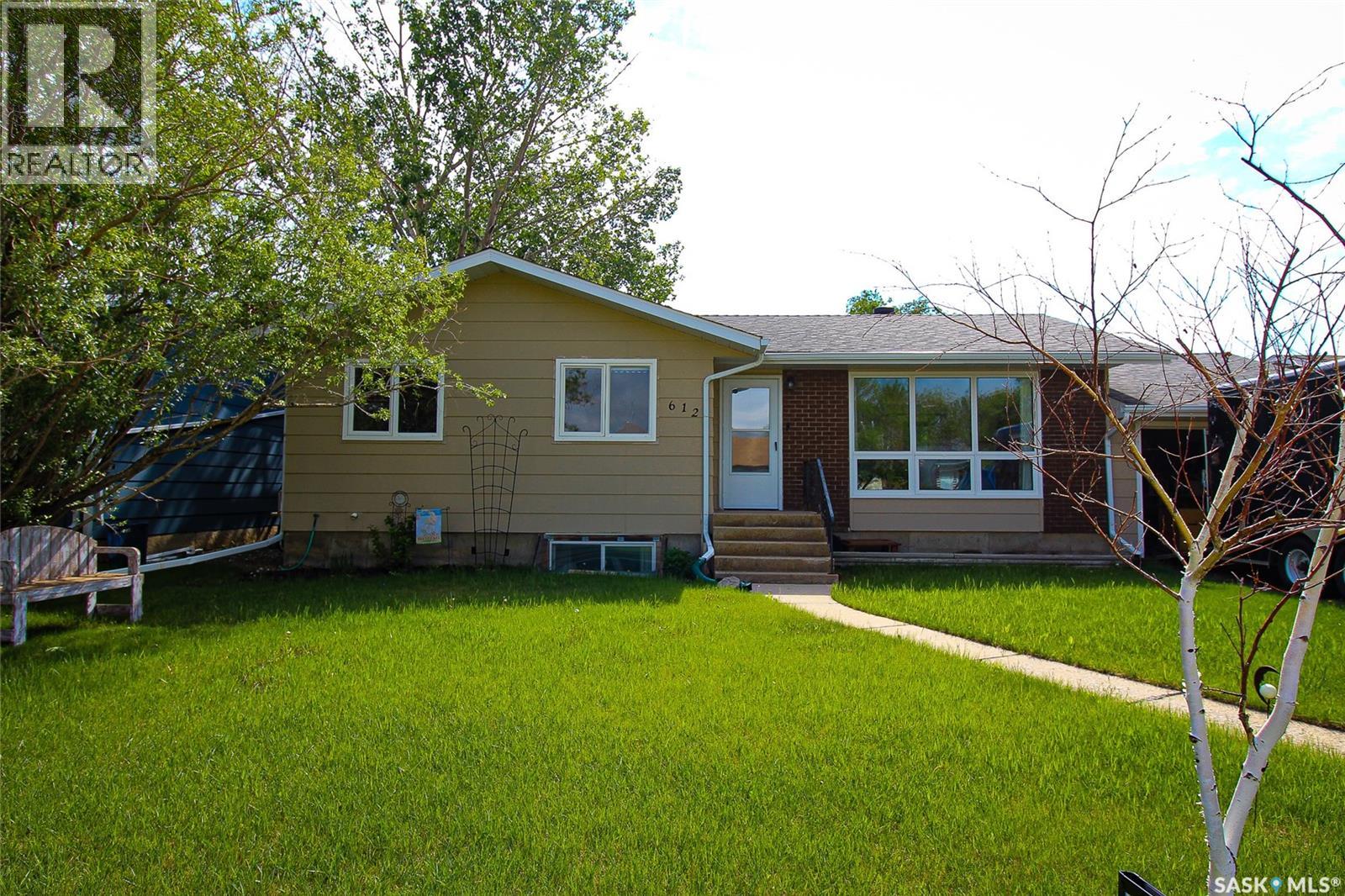 612 9th Street W, Shaunavon, Saskatchewan  S0N 2M0 - Photo 46 - SK033445