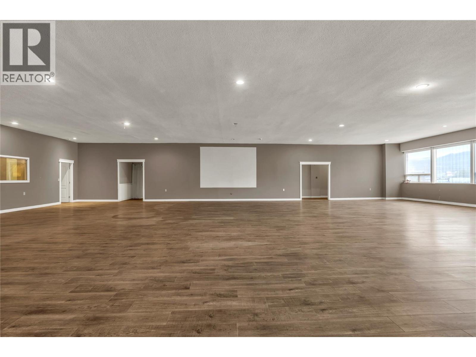 Listing image 76