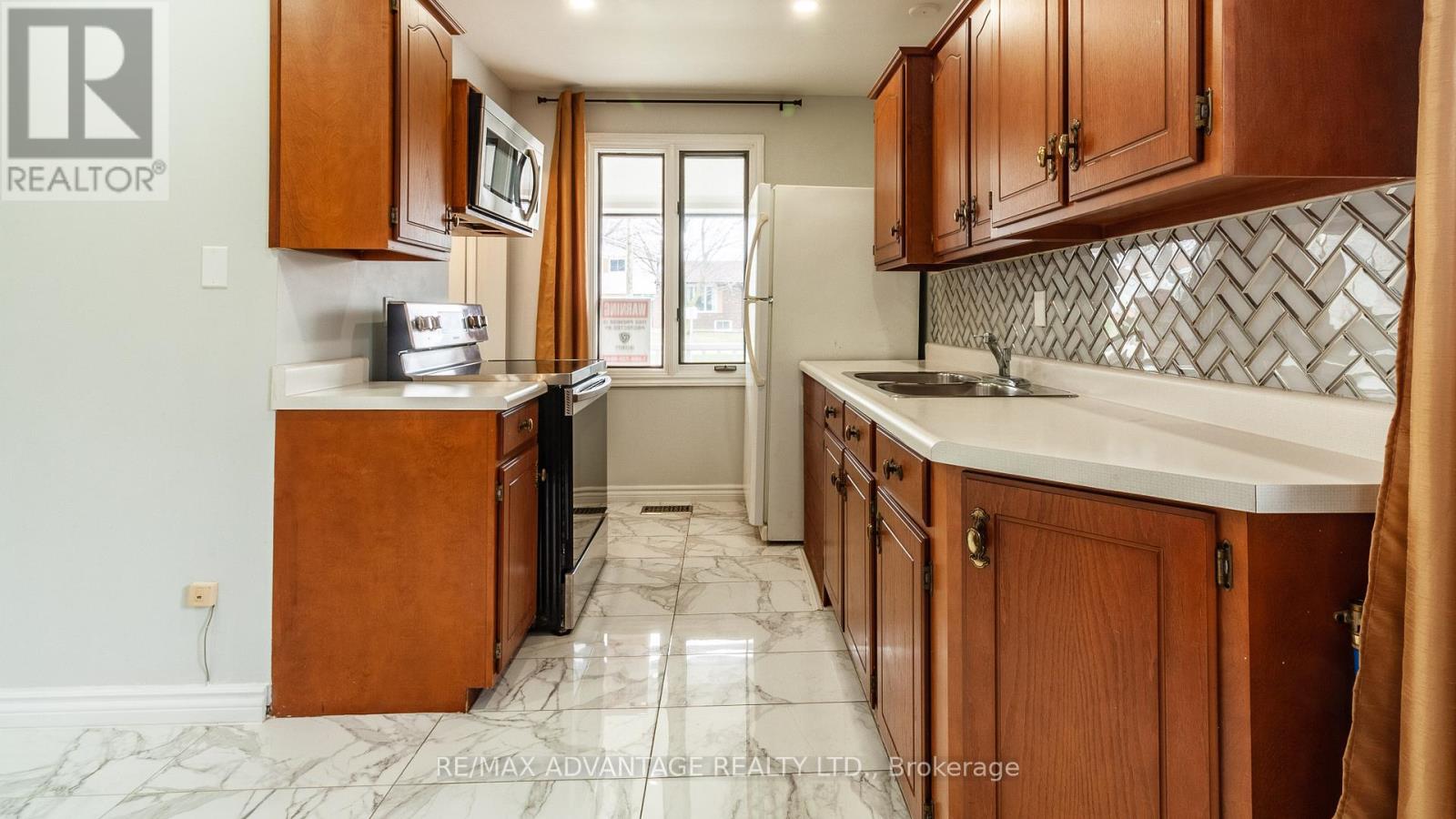 190 Fairview Avenue, St. Thomas, Ontario  N5R 5K4 - Photo 9 - X13416946