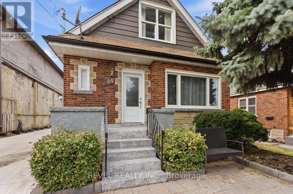 44 JEFFERSON AVENUE, Hamilton, Ontario