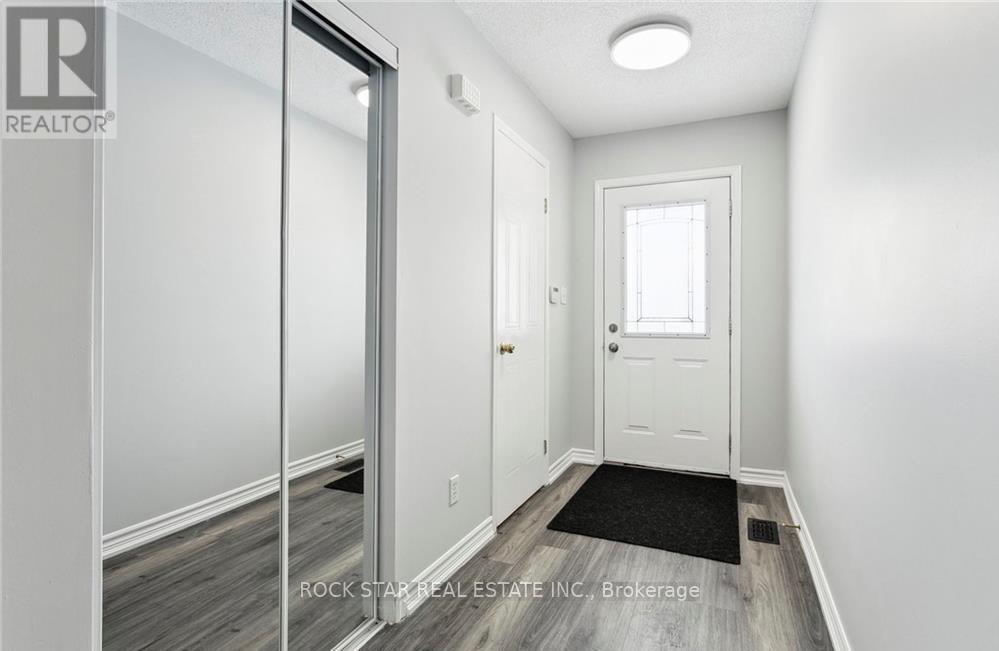 159 Henhoeffer Crescent, Kitchener, Ontario  N2E 4H2 - Photo 2 - X13416654