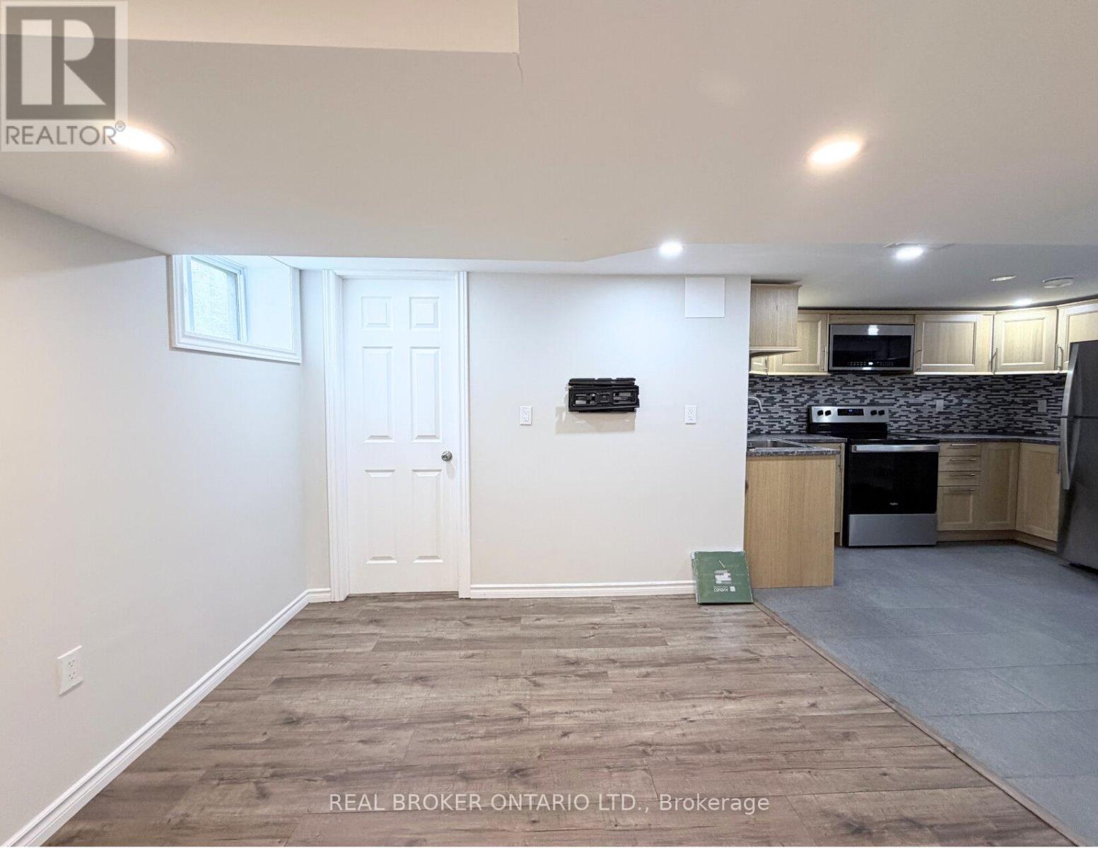 Basement - 315 East 22nd Street, Hamilton, Ontario  L8V 2V9 - Photo 2 - X13416788