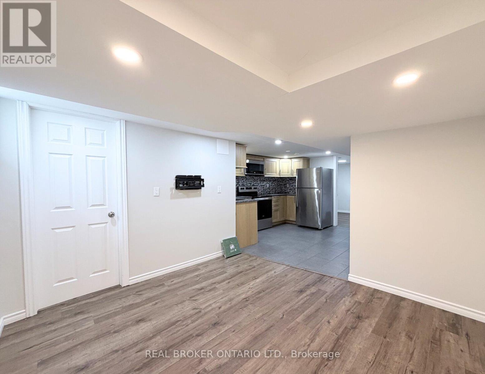 Basement - 315 East 22nd Street, Hamilton, Ontario  L8V 2V9 - Photo 3 - X13416788
