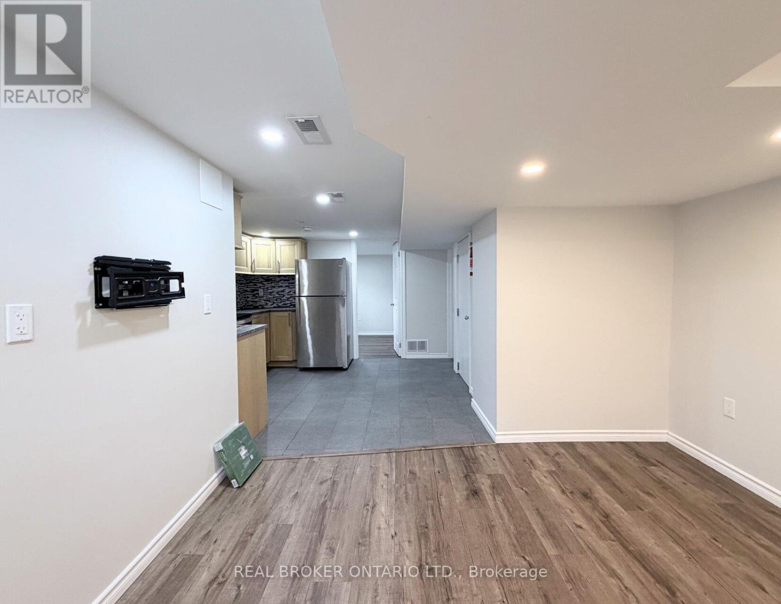 Basement - 315 East 22nd Street, Hamilton, Ontario  L8V 2V9 - Photo 4 - X13416788