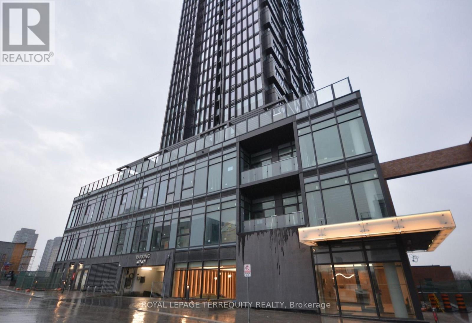 5 QUARRINGTON LANE, Toronto, Ontario
