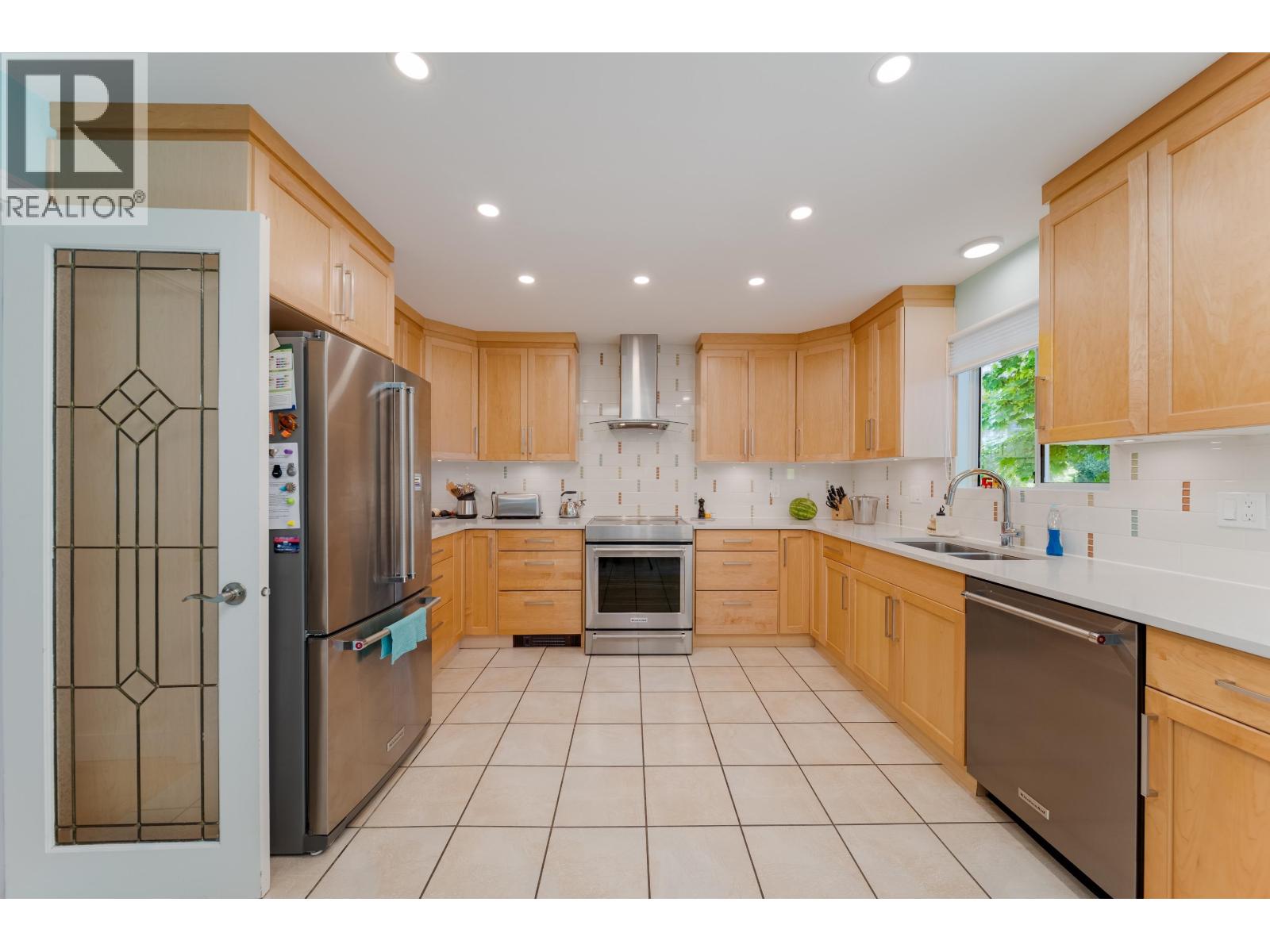 4432 Graveley Street, Burnaby, British Columbia  V5C 3T8 - Photo 8 - R3133473