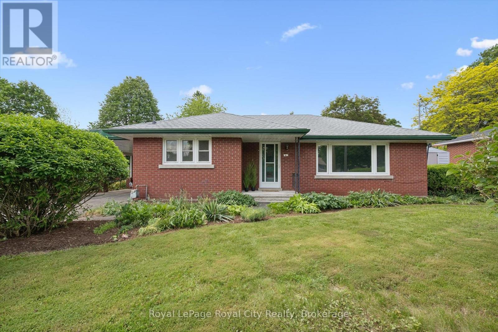 4 CAMPION AVENUE, Guelph, Ontario
