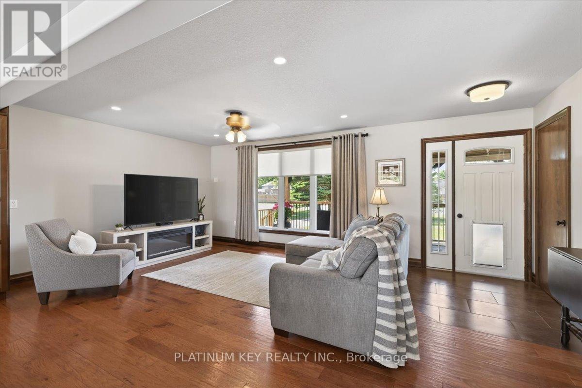 8271 Glengyle Drive, Strathroy-Caradoc, Ontario  N7G 3H3 - Photo 8 - X13414026