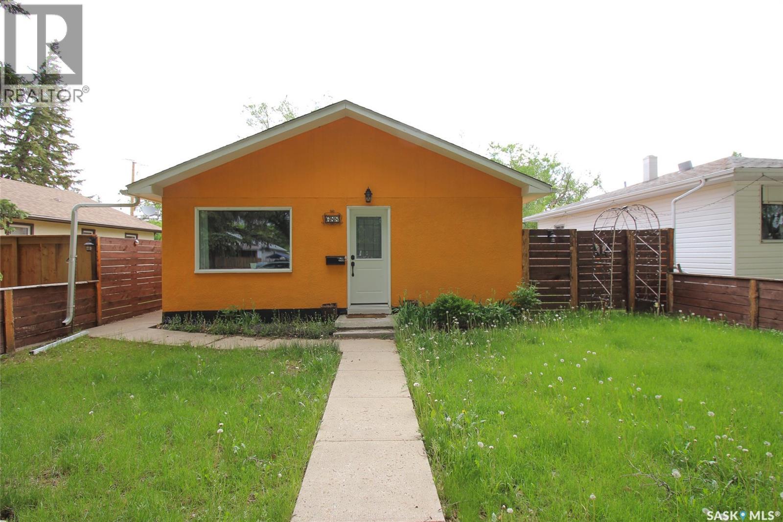 688 1st STREET W, Shaunavon, Saskatchewan