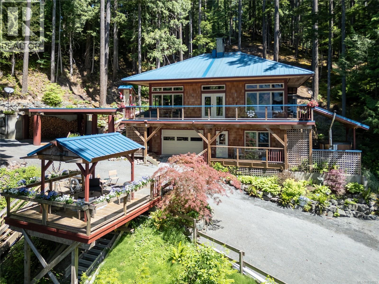 30 Baikie Dr, Campbell River, British Columbia  V9W 2C5 - Photo 1 - 1034921