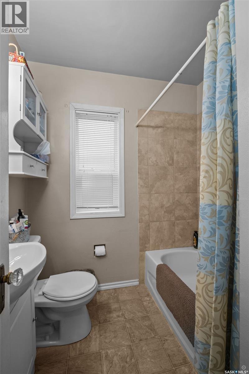361 14th Street W, Prince Albert, Saskatchewan S6V 3L6 - Photo 14 - SK038691