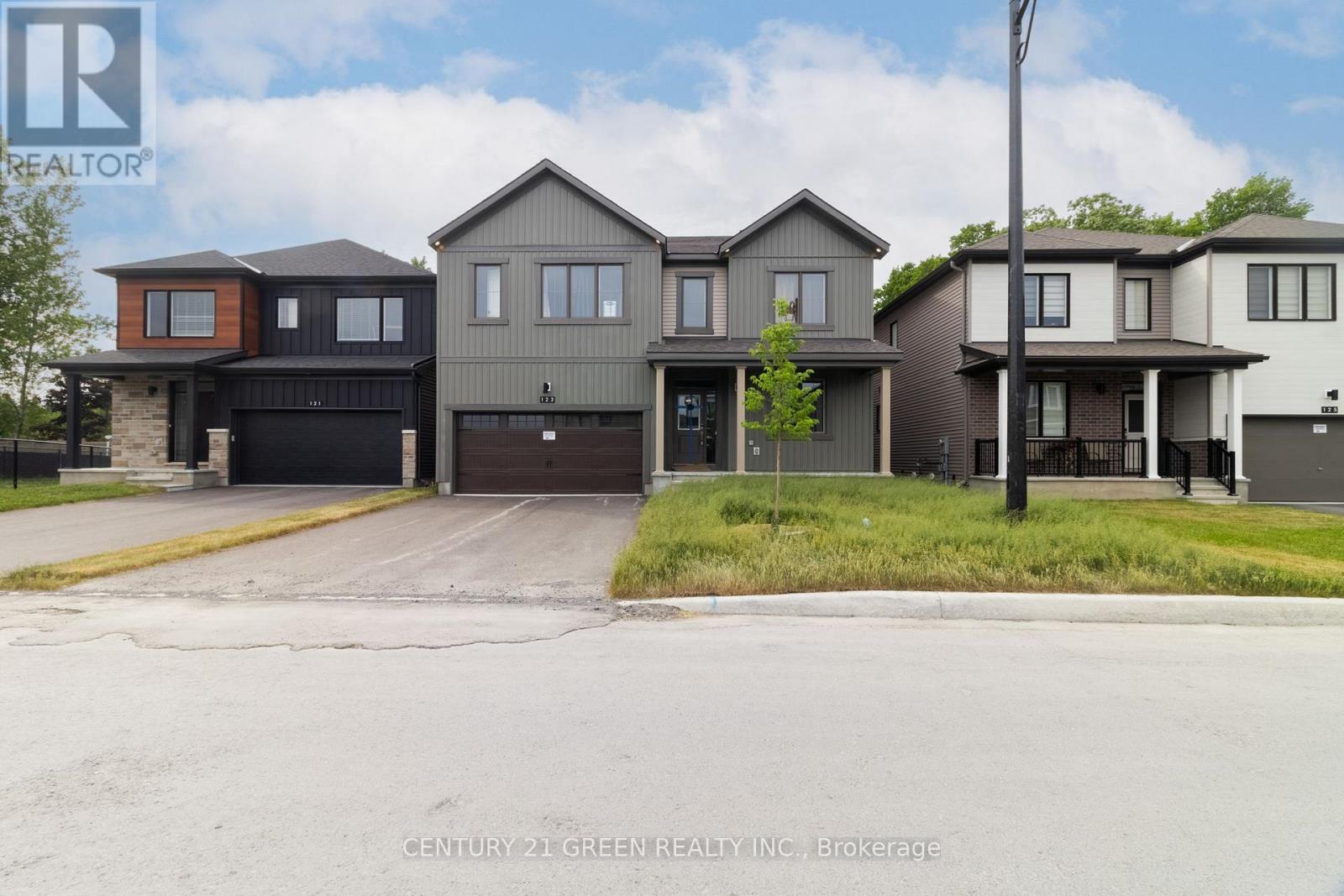 123 TONIC CRESCENT, Ottawa, Ontario