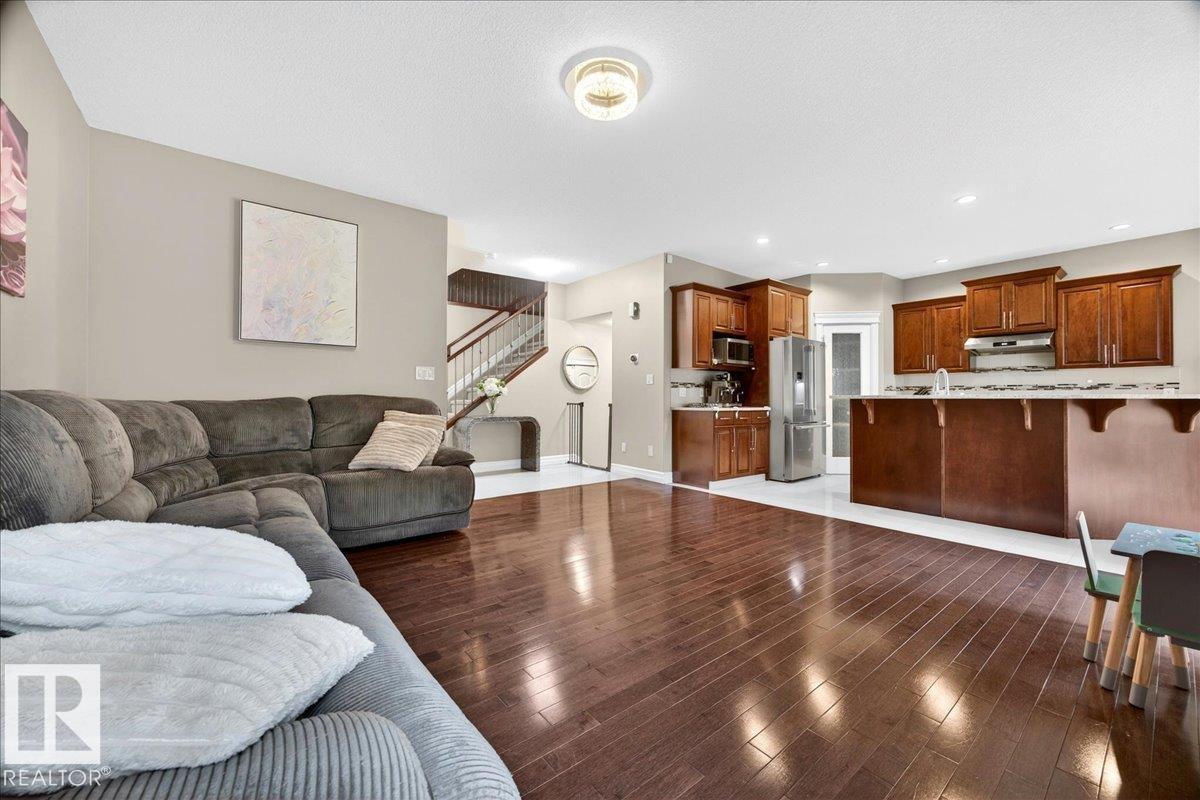 1326 Cunningham Dr SW, Edmonton, Alberta  T6W 0R8 - Photo 11 - E4492518