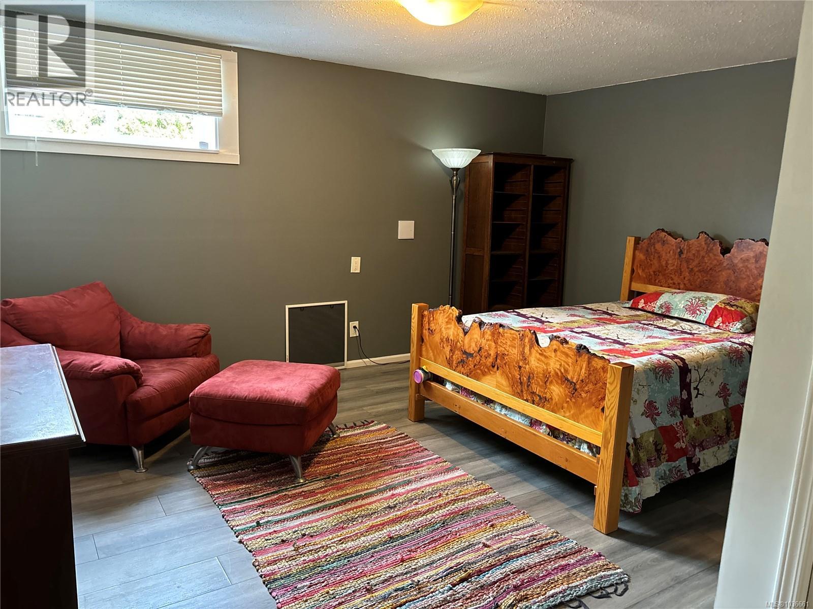 889 Highwood Dr, Comox, British Columbia