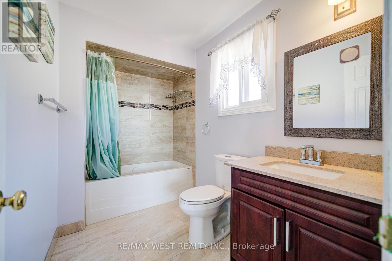 1648 Pepperwood Gate, Pickering, Ontario  L1X 2K3 - Photo 16 - E12933290