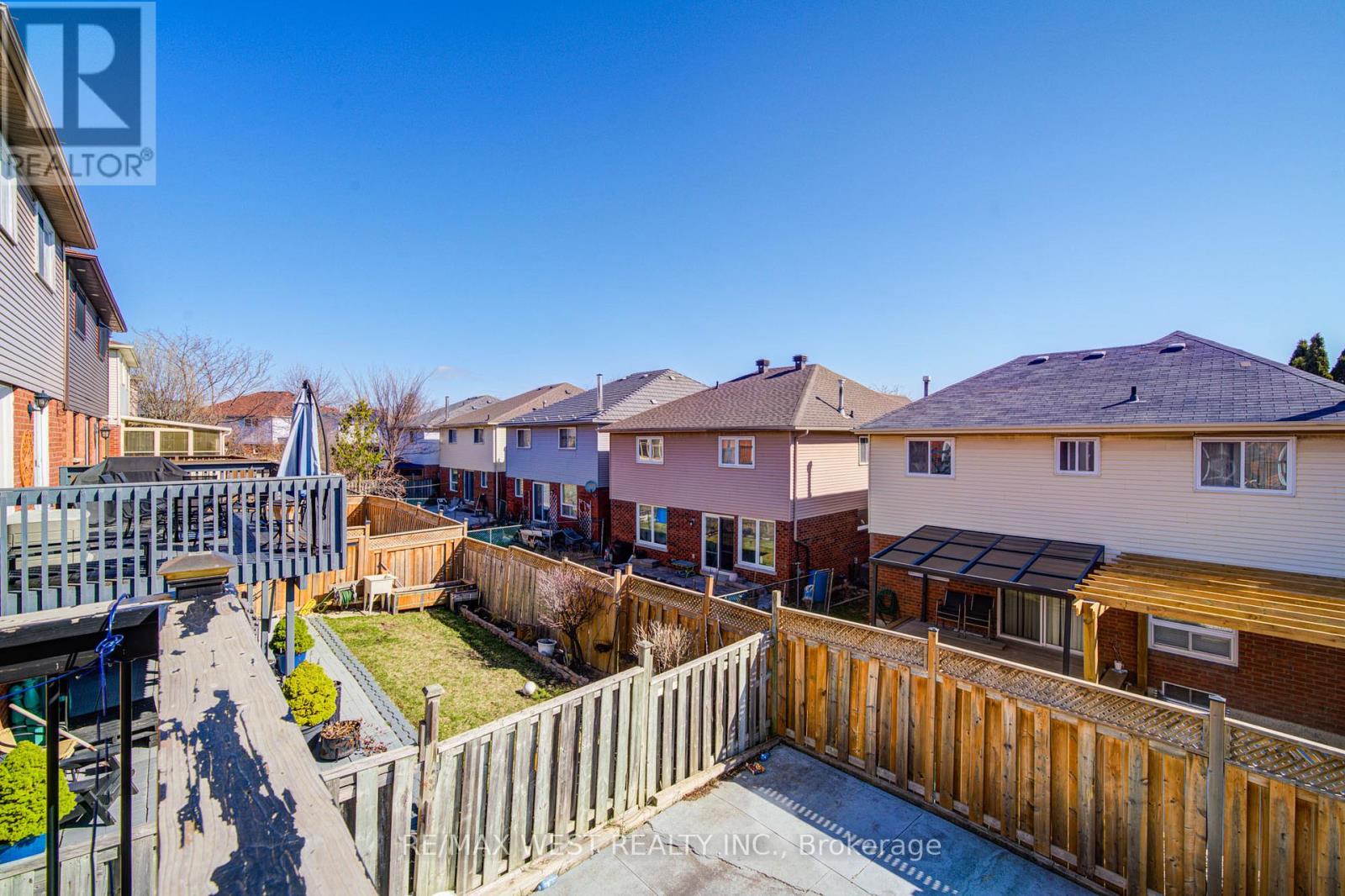1648 Pepperwood Gate, Pickering, Ontario  L1X 2K3 - Photo 21 - E12933290