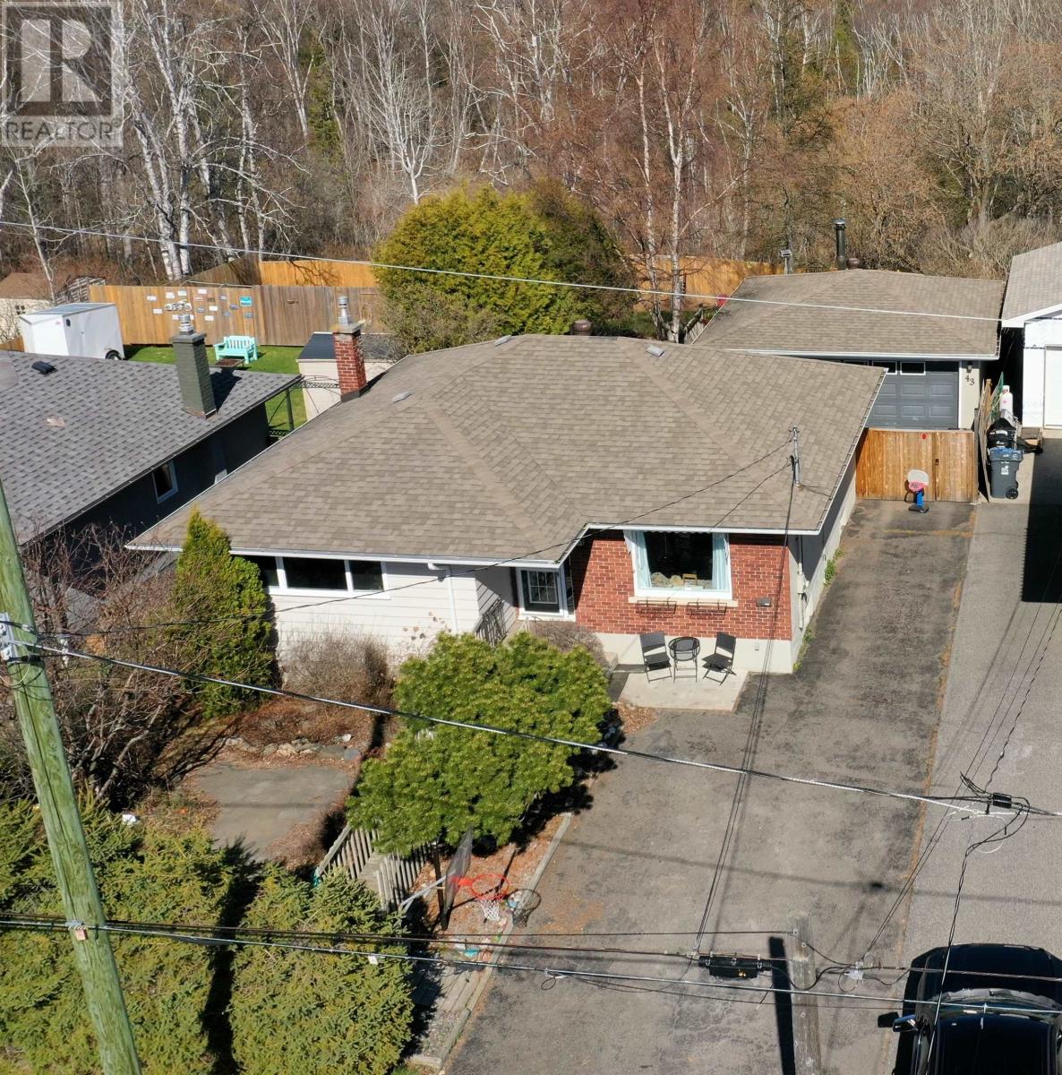 43 Strathcona Ave, Thunder Bay, Ontario