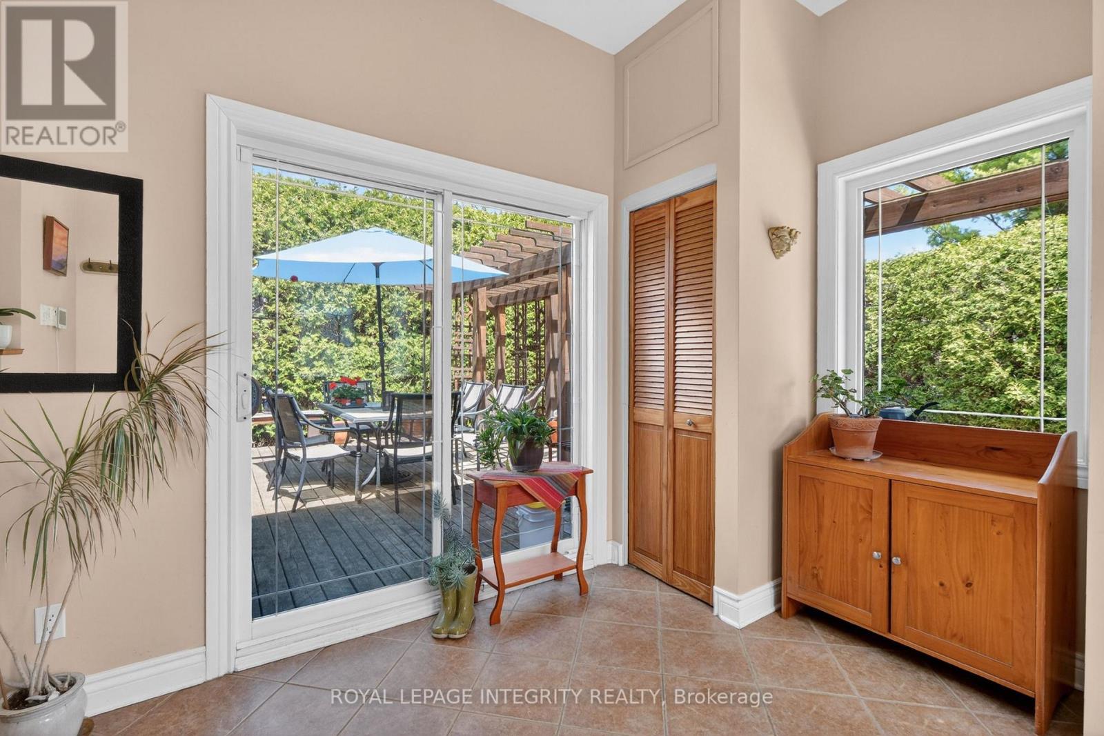 957 Blair Road, Ottawa, Ontario  K1J 7M9 - Photo 8 - X13416976
