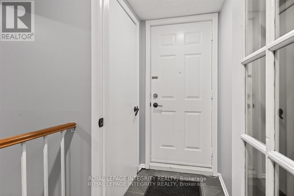 A - 207 Woodfield Drive, Ottawa, Ontario  K2G 4P2 - Photo 4 - X13417008