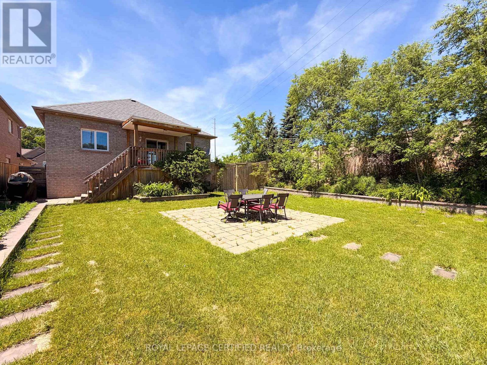 7349 Zinnia Place, Mississauga, Ontario  L5W 1K6 - Photo 35 - W13416110
