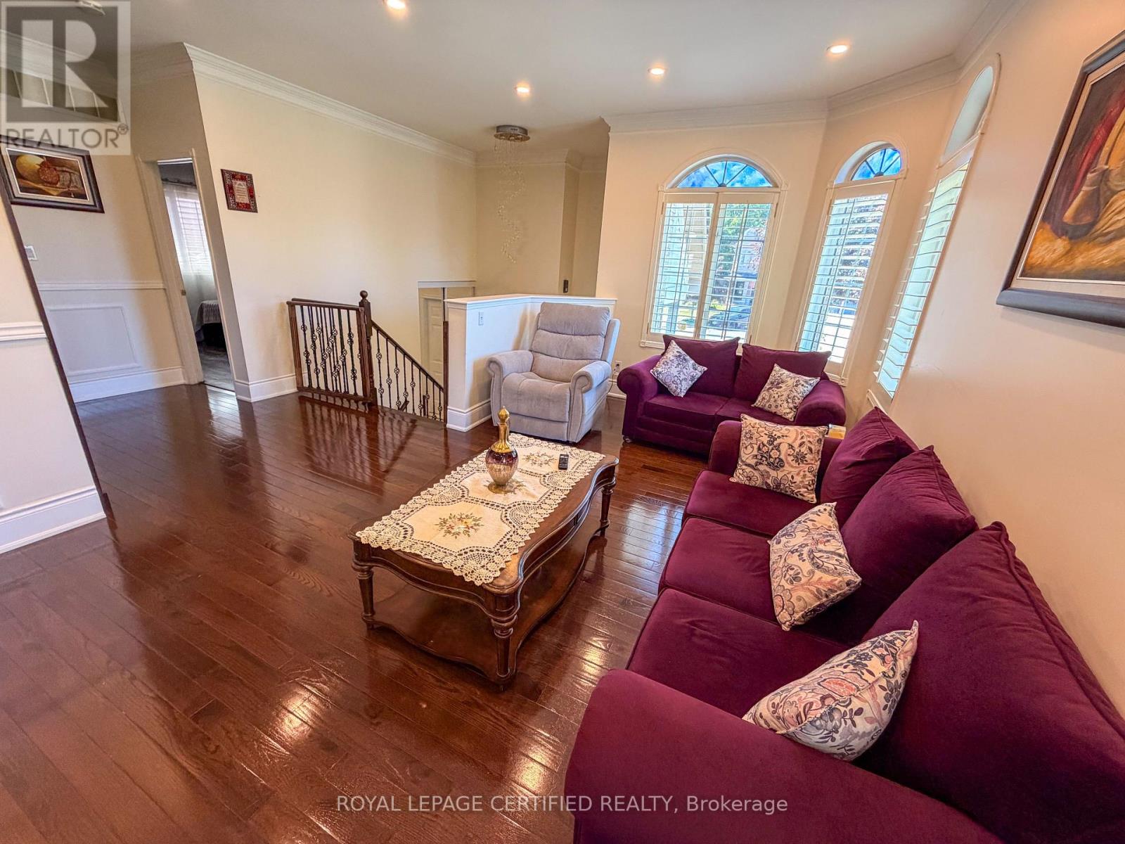 7349 Zinnia Place, Mississauga, Ontario  L5W 1K6 - Photo 4 - W13416110
