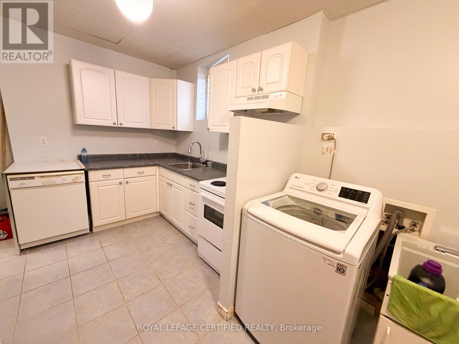 7349 Zinnia Place, Mississauga, Ontario  L5W 1K6 - Photo 27 - W13416110