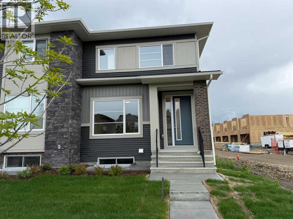 302 Sundown Road, Cochrane, Alberta  T4C 3H2 - Photo 1 - A2256036