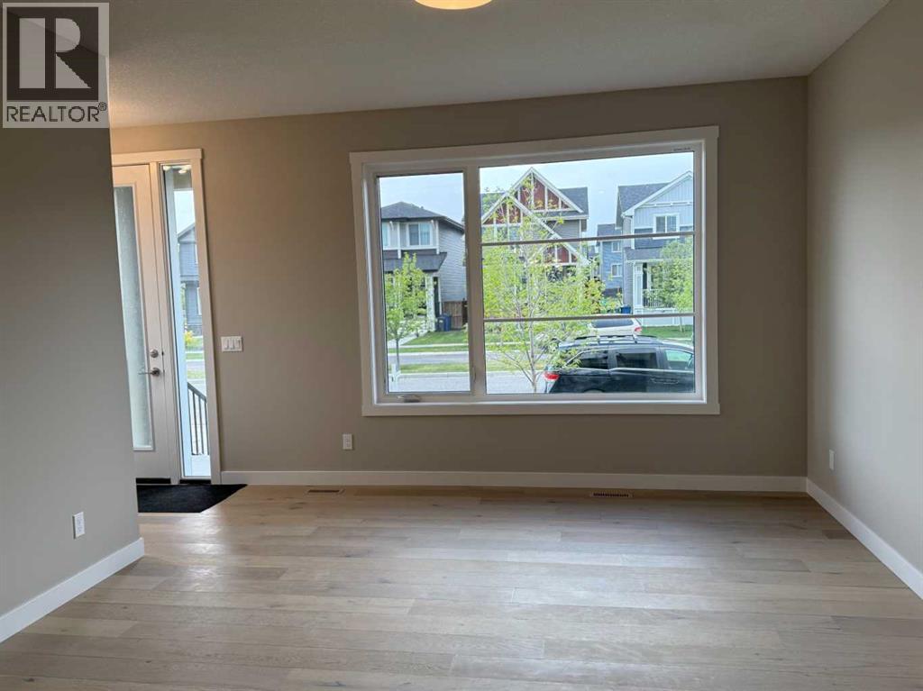302 Sundown Road, Cochrane, Alberta  T4C 3H2 - Photo 11 - A2256036