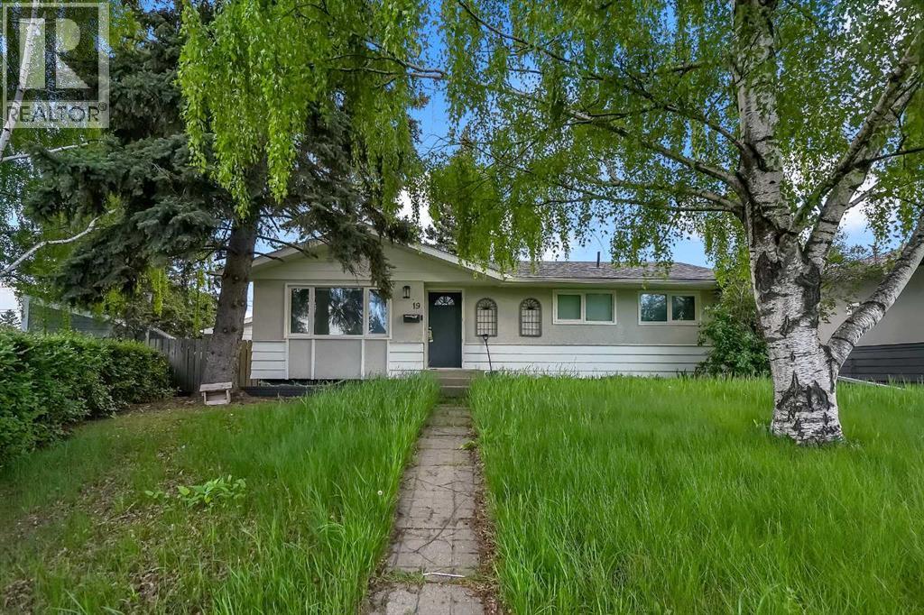 19 Haddock Road SW, calgary, Alberta