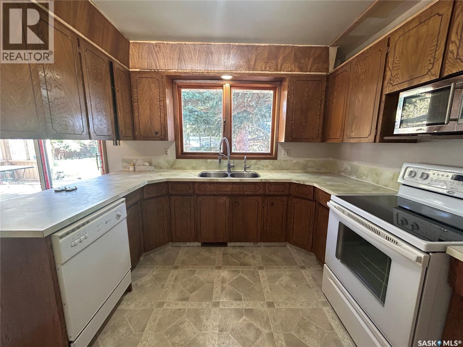 1639 11th Avenue Nw, Moose Jaw, Saskatchewan  S6H 6M5 - Photo 11 - SK038655