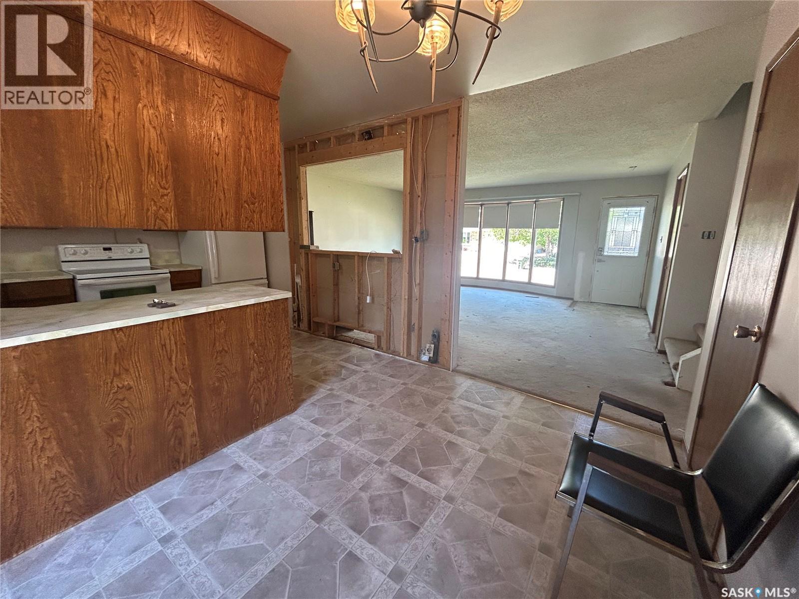1639 11th Avenue Nw, Moose Jaw, Saskatchewan  S6H 6M5 - Photo 13 - SK038655