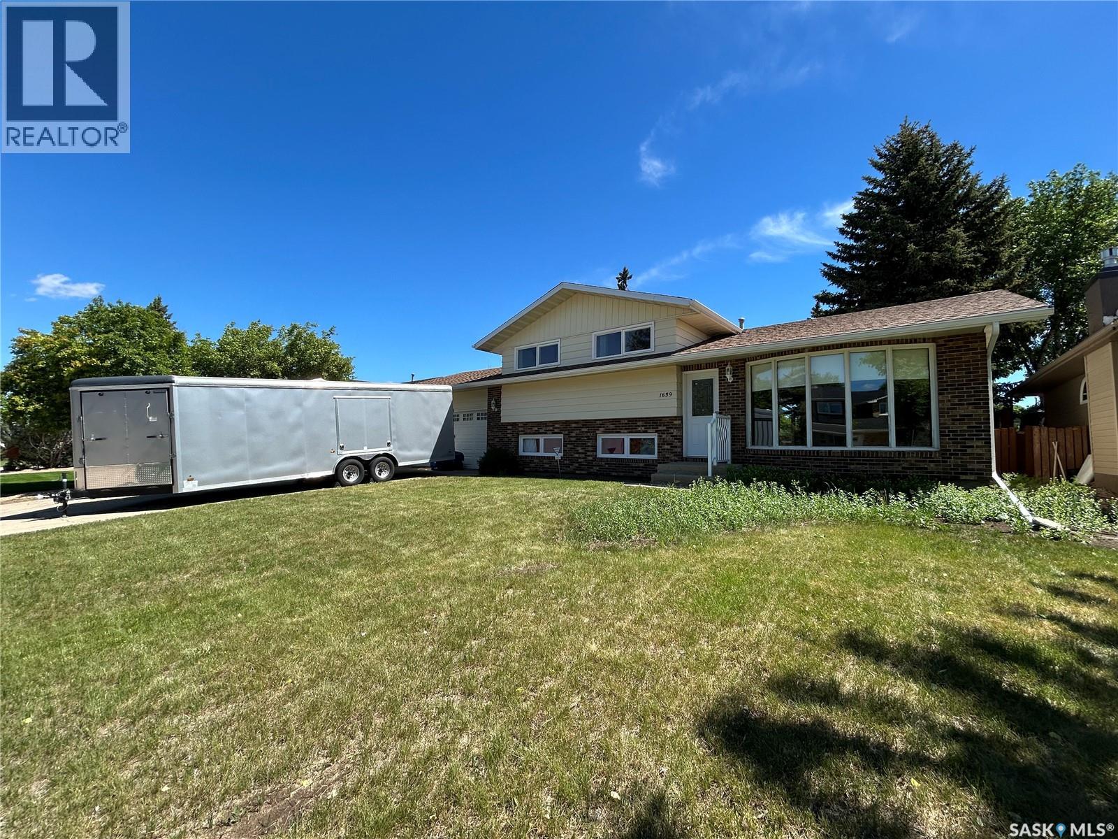 1639 11th Avenue Nw, Moose Jaw, Saskatchewan  S6H 6M5 - Photo 3 - SK038655