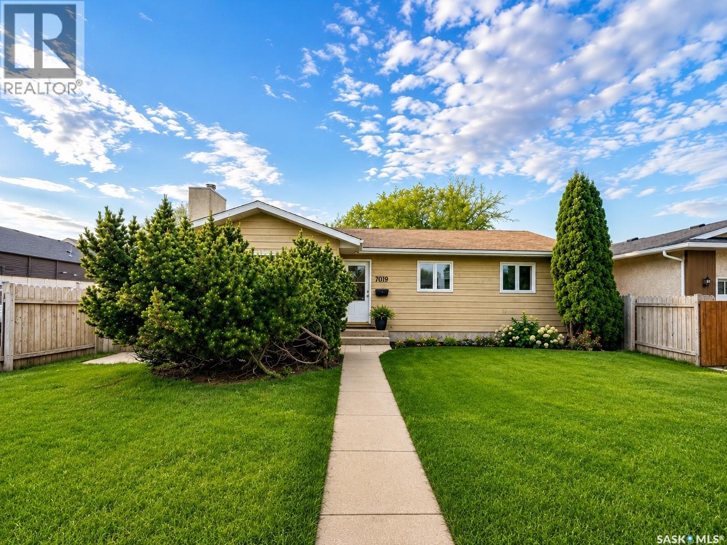 7019 Sherwood Drive, Regina, Saskatchewan  S4X 2V5 - Photo 1 - SK038637