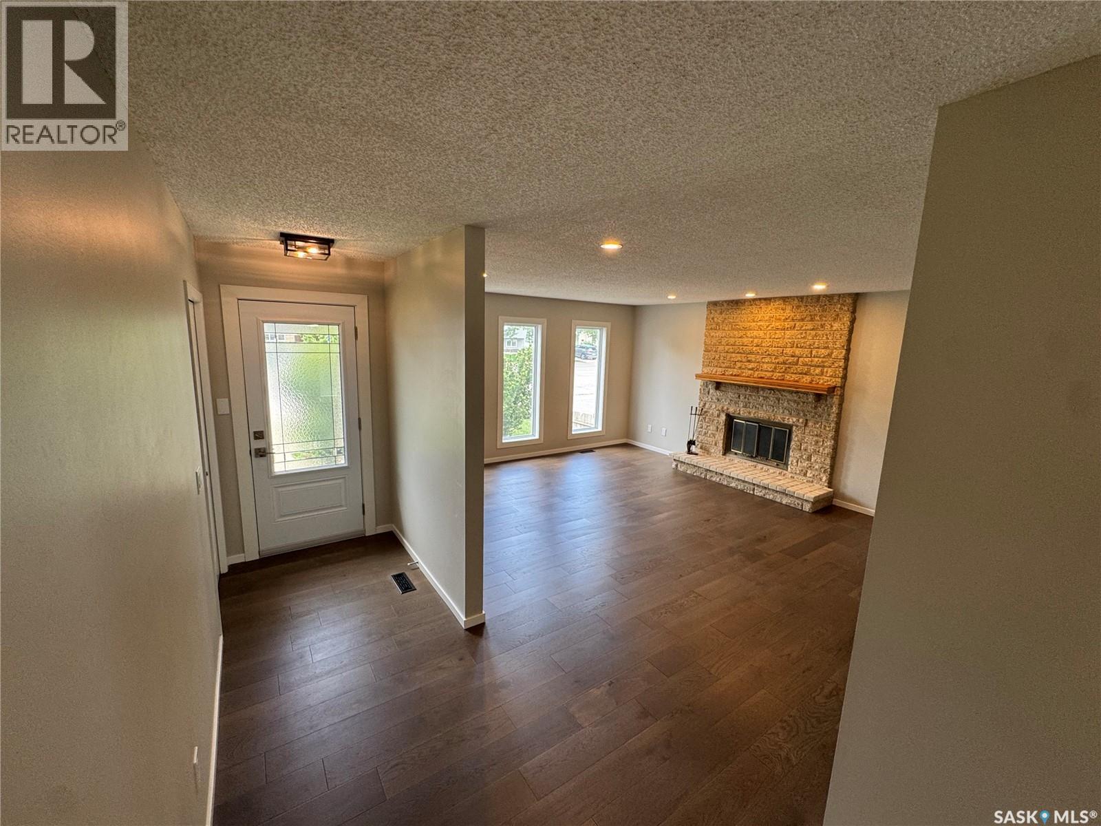 7019 Sherwood Drive, Regina, Saskatchewan  S4X 2V5 - Photo 2 - SK038637