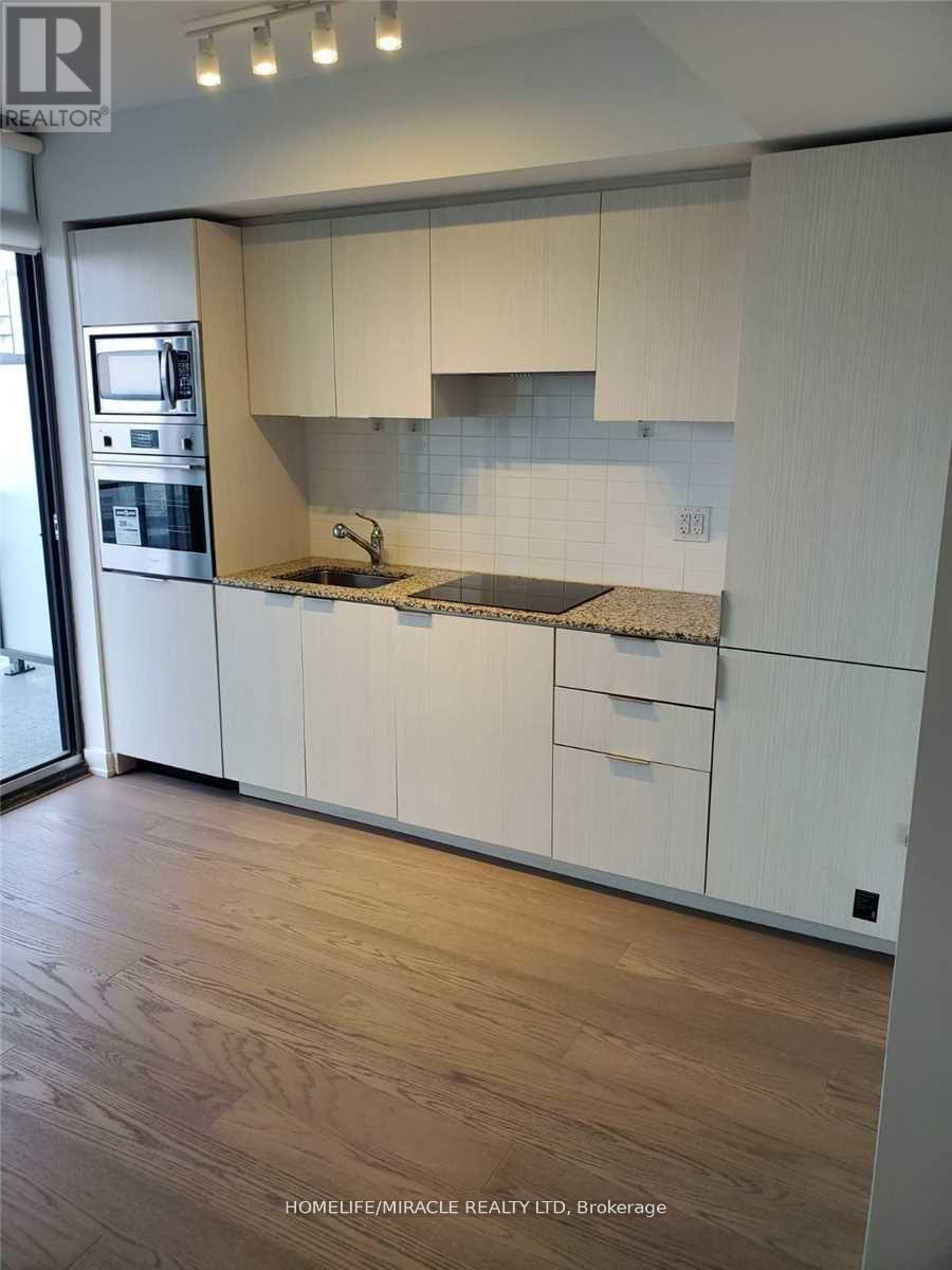 3910 - 11 Wellesley Street W, Toronto, Ontario  M4Y 0G4 - Photo 3 - C13417002