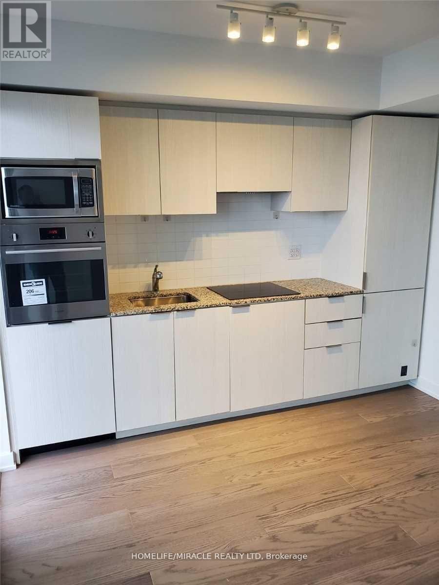 3910 - 11 Wellesley Street W, Toronto, Ontario  M4Y 0G4 - Photo 4 - C13417002