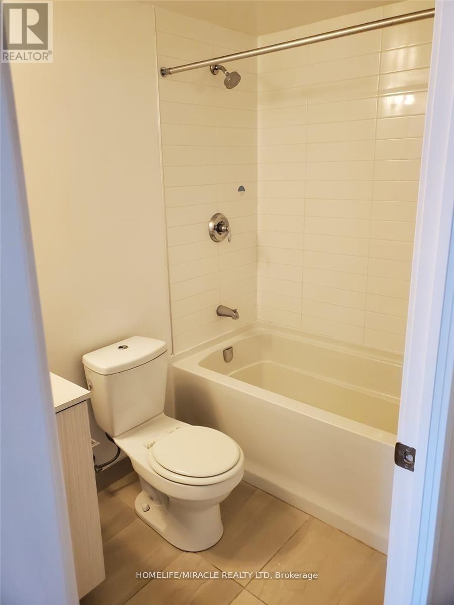3910 - 11 Wellesley Street W, Toronto, Ontario  M4Y 0G4 - Photo 8 - C13417002