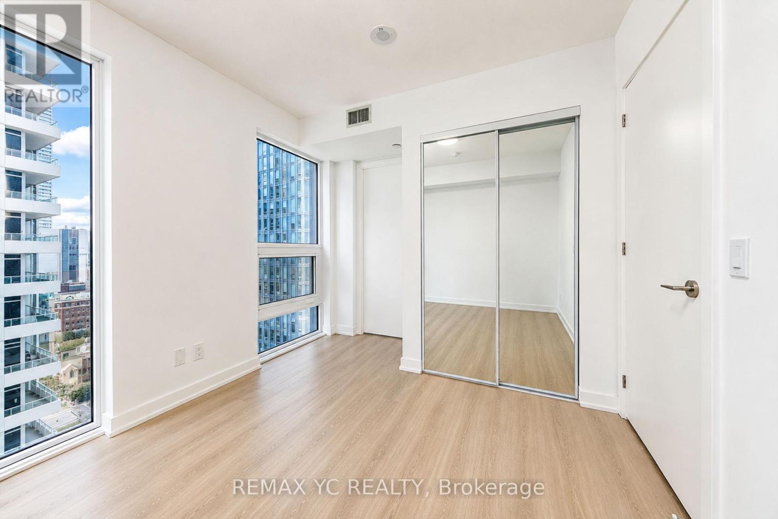 2515 - 100 Queen Street E, Toronto, Ontario  M5C 0B5 - Photo 12 - C13417144